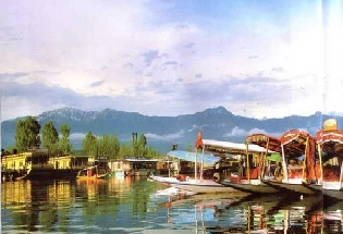 कश्मीर क्षेत्र के ऐतिहासिक, धार्मिक और प्राकृतिक पर्यटन स्थल