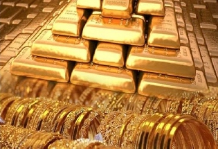 2 माह में 5547 रुपए सस्ता हुआ सोना, इस वजह से और गिर सकते हैं दाम
