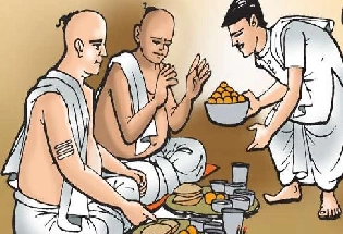 Sarvapitri amavasya : पितृ पक्ष में ब्राह्मण भोजन कराना चाहिए या नहीं?
