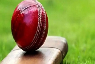 एक गेंद का पीछा करते हुए भागे बांग्लादेश के पांच फील्डर, उड़ा मजाक [VIDEO]