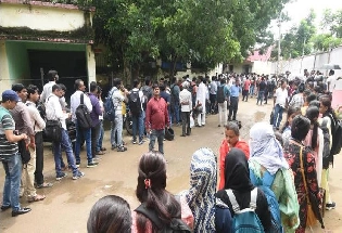 Lok Sabha Election : मणिपुर में कुछ स्थानों पर गोलीबारी, जान बचाकर भागे मतदाता