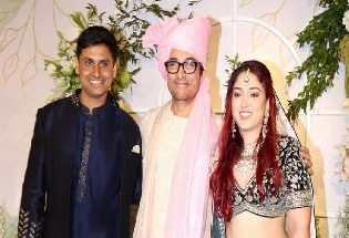 बेटी आयरा की शादी में नजर आया आमिर खान का बिल्कुल अलग अवतार