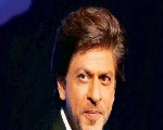 जब शाहरुख खान ने बीच सड़क पर रोकी एम्बुलेंस, बाहर आकर फैंस से की यह रिक्वेस्ट