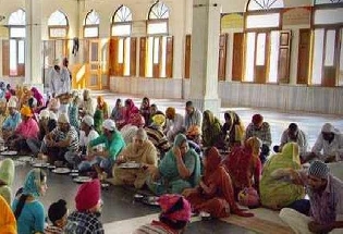 Guru Nanak Jayanti 2019 : सिख धर्म में लंगर की शुरुआत किसने और कब की, जानिए
