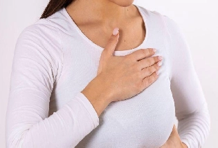 क्या पीरियड्स के दौरान स्तन और बगल में दर्द है चिंता का विषय ?