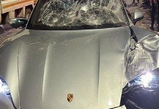Porsche Car Accident के बाद एक्‍शन में पुणे प्रशासन, बुल्‍डोजर से ढहाए 50 से ज्यादा रेस्टोरेंट, पब और क्लब