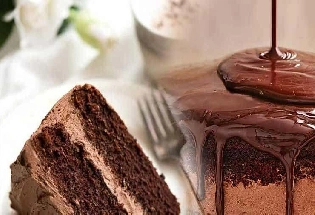 वेलेंटाइन डे पर बनाएं होममेड चॉकलेट केक