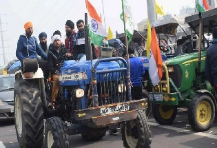किसान ट्रैक्टर परेड : दिल्ली पुलिस ने जारी की एडवाइजरी, इन रास्तों पर जाने से बचें