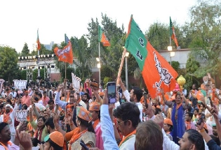 UP Election Result 2022: UP में एतिहासिक जीत लेकिन इन 3 सीटों पर जमानत भी नहीं बचा पाए BJP