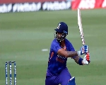 सूर्यकुमार टी20 बल्लेबाजी रैंकिंग में शीर्ष पर बरकरार, आजम तीसरे स्थान पर
