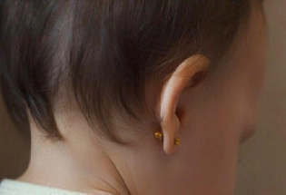 बच्चों के कान छिदवाने से पहले जान लें ये बातें