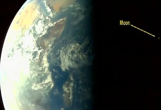 आदित्य एल1 ने ली चांद और पृथ्वी की खूबसूरत तस्वीर, इसरो ने किया शेयर