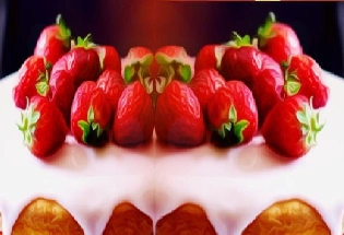 वैलेंटाइन डे रेसिपी : Delicious Strawberry Cake से करें पार्टनर को खुश