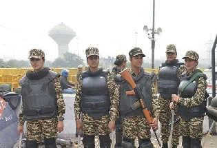 हनुमान जयंती पर दिल्ली में सुरक्षा सख्‍त, जहांगीरपुरी में अर्धसैनिक बल तैनात