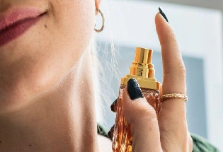 Perfume Side Effects: इन 5 कारणों से स्किन के लिए हानिकारक है परफ्यूम