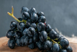 काले अंगूर सेहत के लिए हैं बहुत लाभकारी, जानें 6 बेहतरीन फायदे